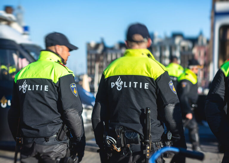 wat verdient een adviseur openbare orde en veiligheid